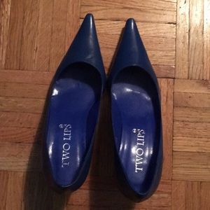 Royal blue leather kitten heel pump